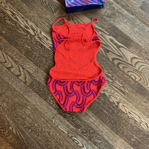 Like new one piece eres swim suit with clutch - Picture 4 of 5
